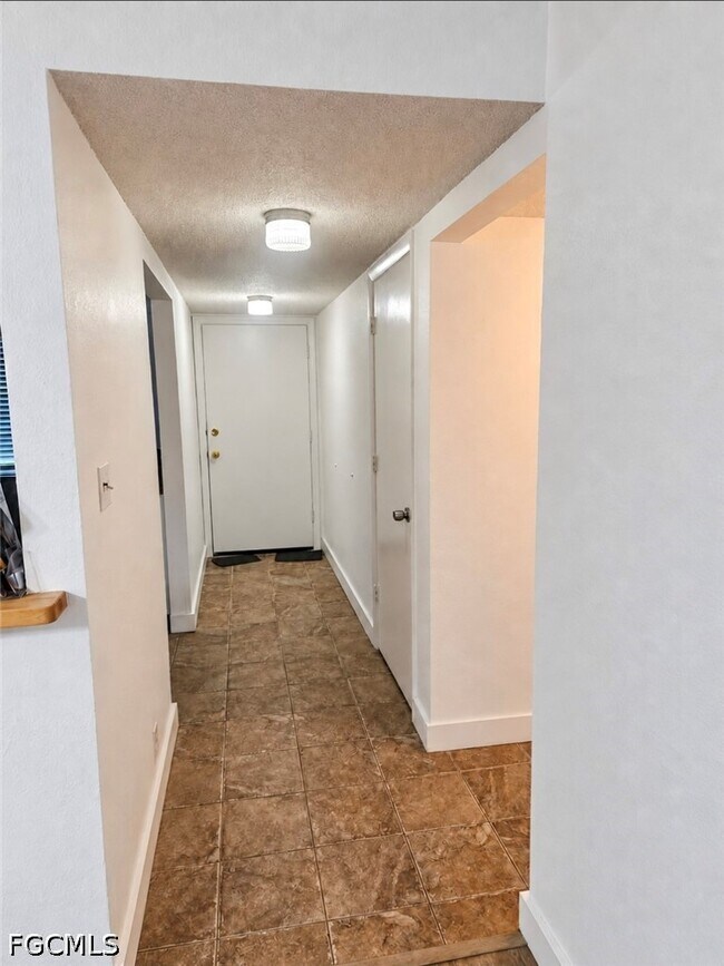 Foto del edificio - 2264 Winkler Ave