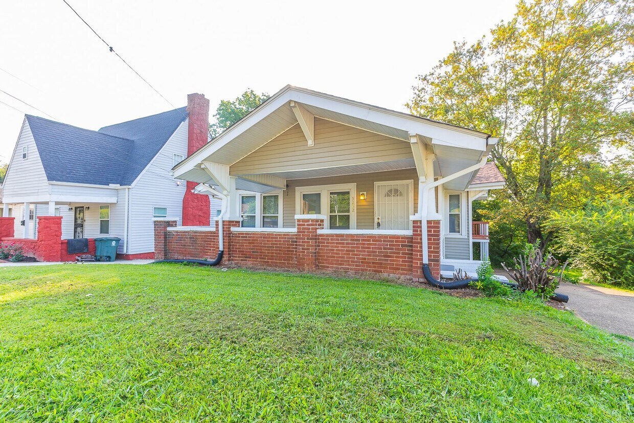 Primary Photo - Great 3 bed 2 bath!
