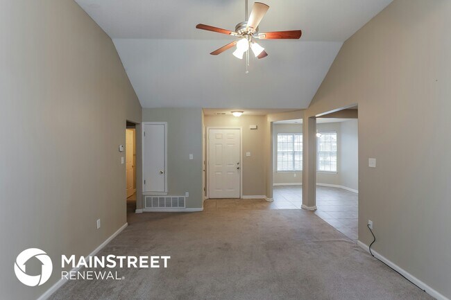 Building Photo - 6659 Ross Manor Dr