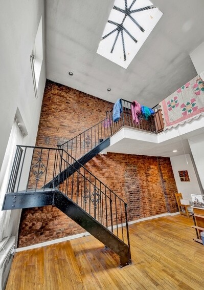 Interior Photo - 205-207 W 22nd St