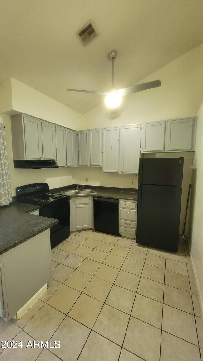 Building Photo - 18811 N 19th Ave