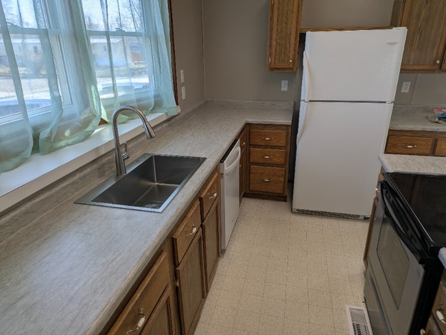 Building Photo - 429 1/2 Morning Dove Dr