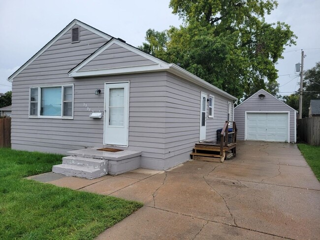 Building Photo - 3 bedroom 1 bath