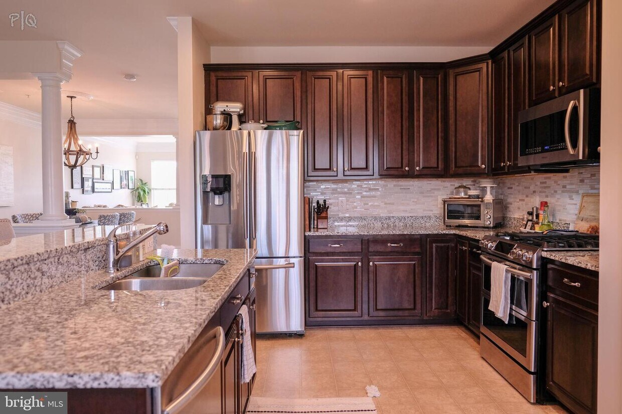 Primary Photo - 318 Orchard Ridge Dr