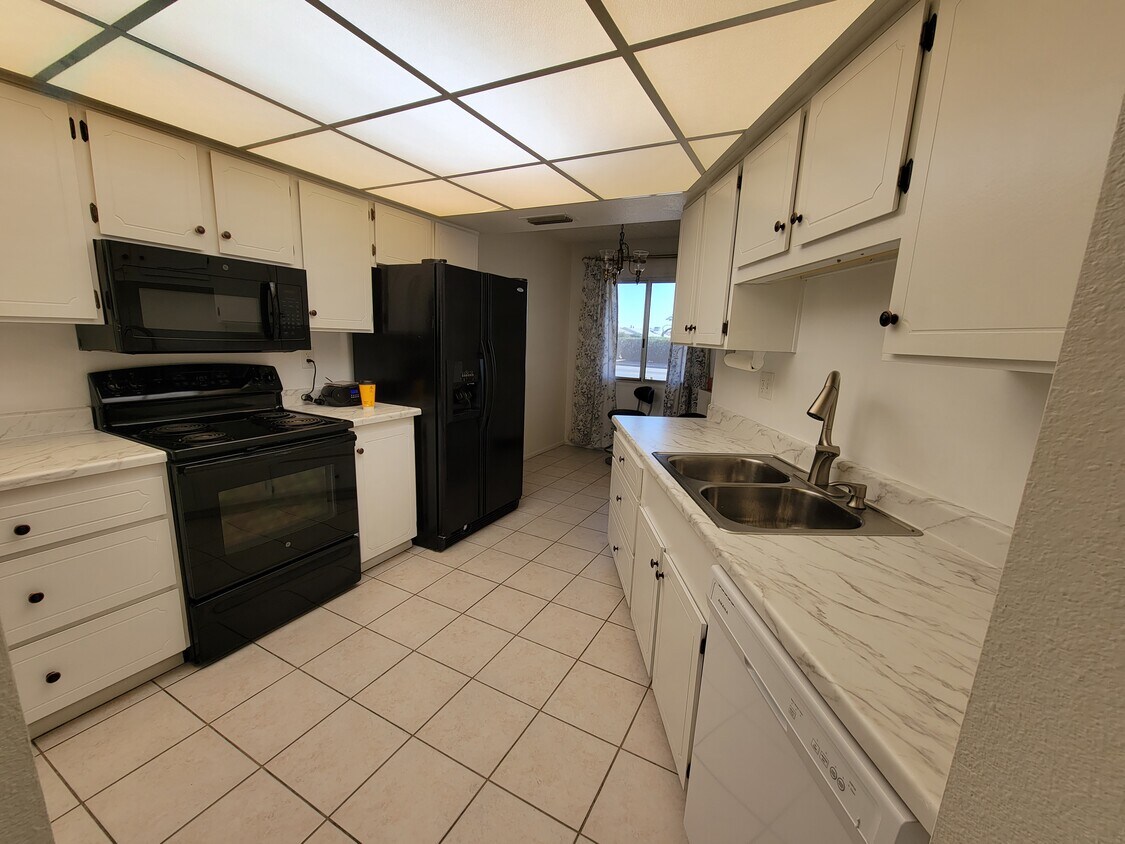 Kitchen - 19442 N Camino del Sol