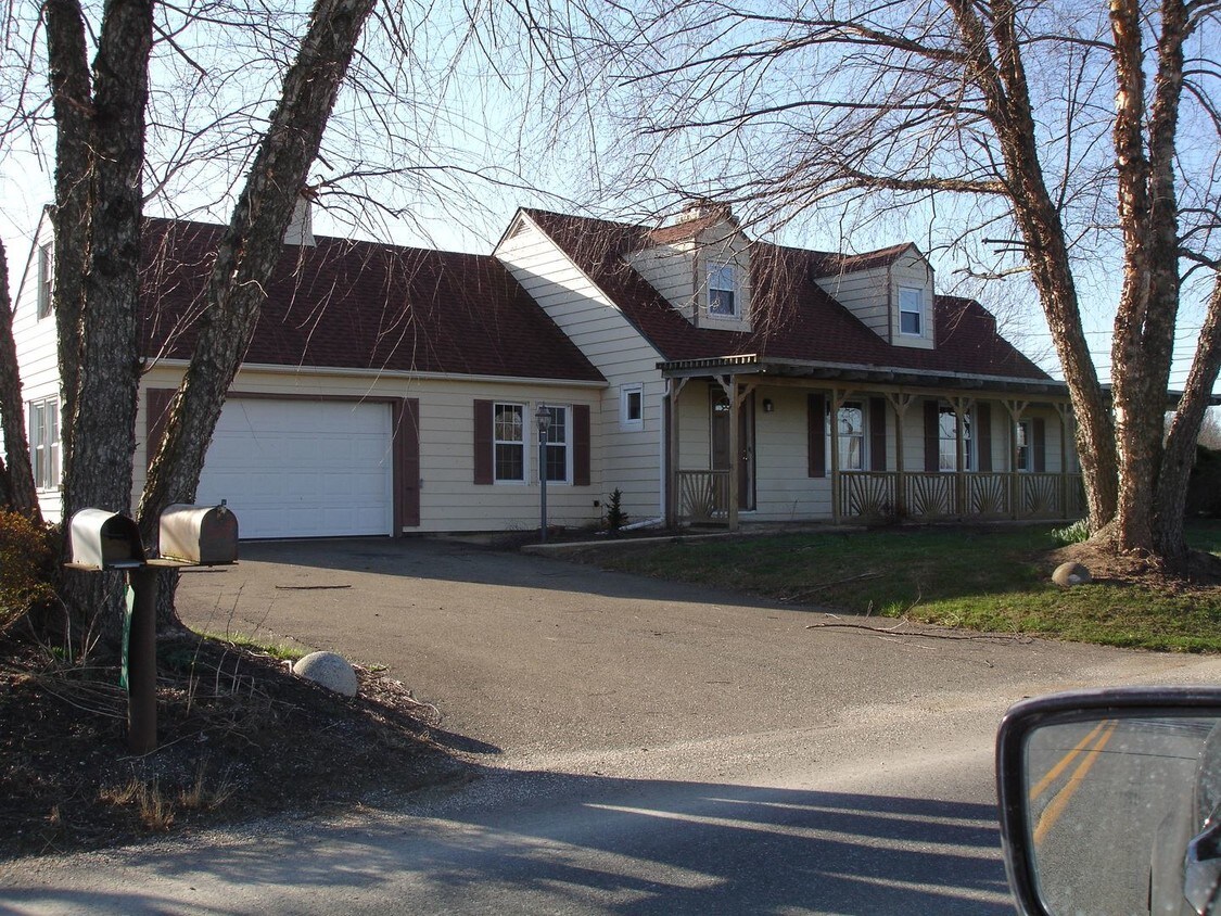 Primary Photo - 4 br, 2.5 bath House - 107 PILOTTOWN ROAD
