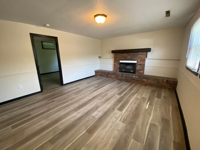 Building Photo - 1601 El Chaparral Ave