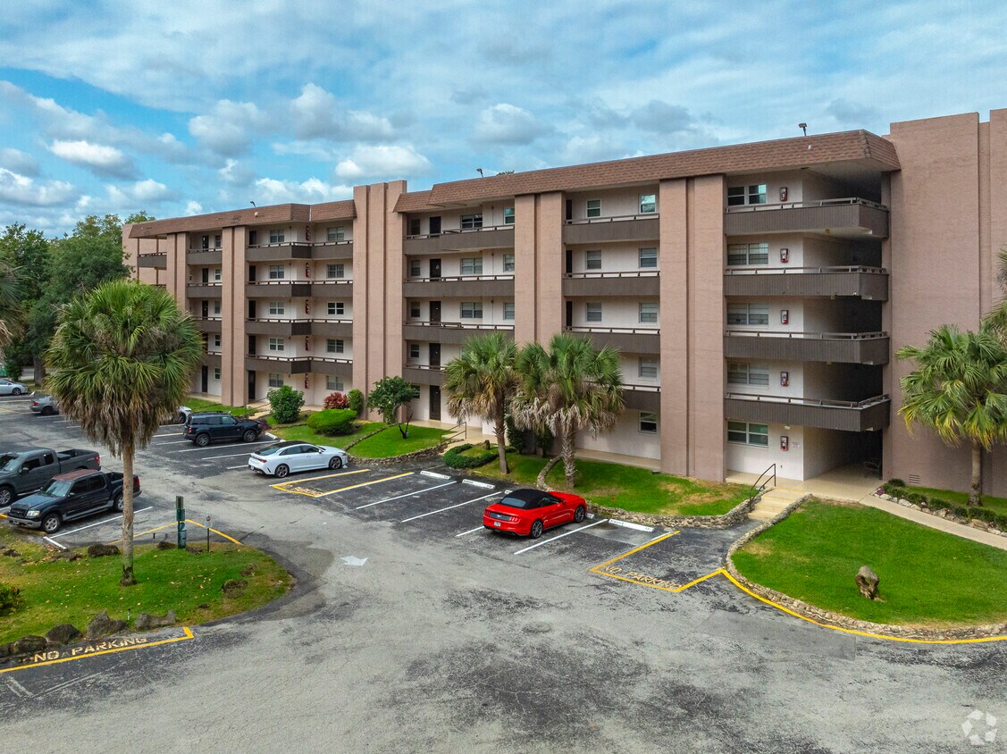 Tomoka Oakwood North Apartments in Ormond Beach, FL