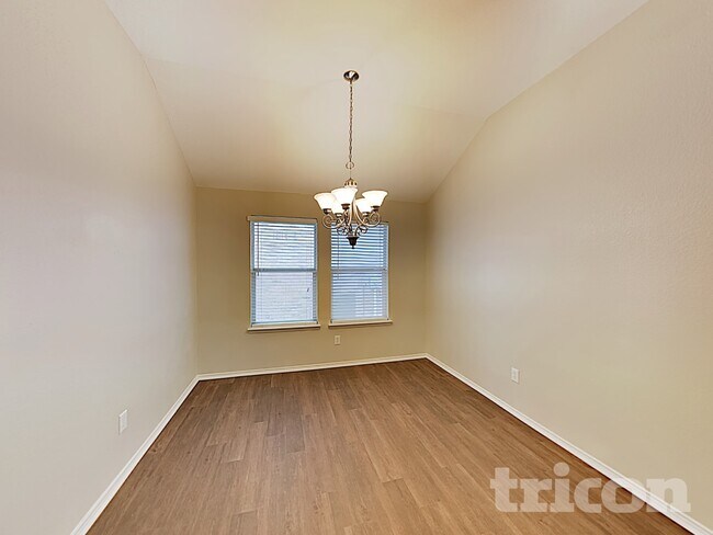 Building Photo - 2934 Margeaux Dr