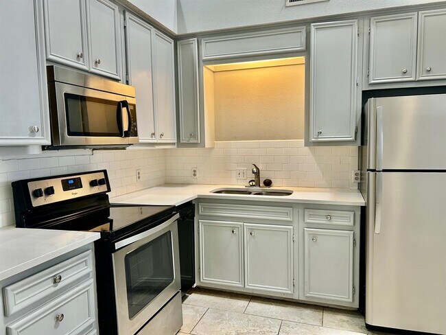 Foto del edificio - 502 W 17th St