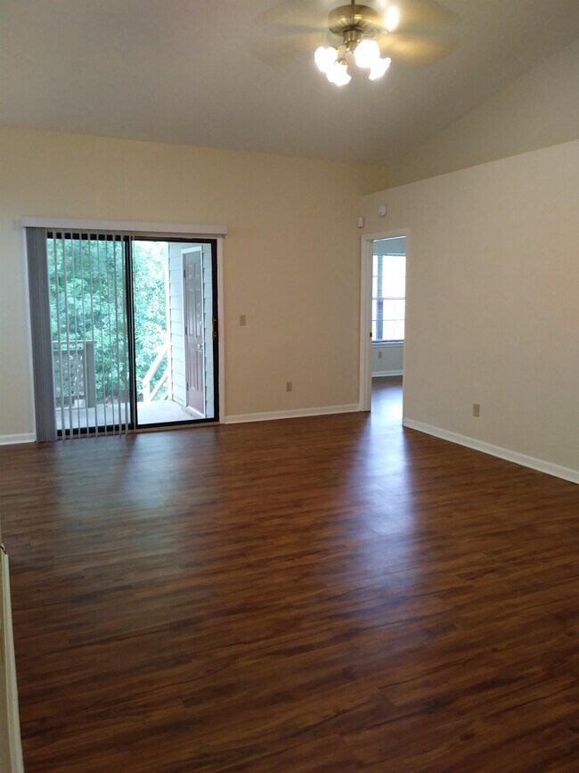 Building Photo - 1615 Akridge Dr