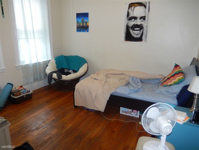 Building Photo - 2 br, 1 bath  - 64 Woodstock Ave