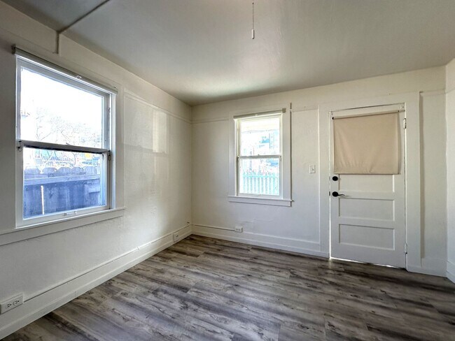 Foto del edificio - Little Italy - Charming 2 BR Cottage with ...