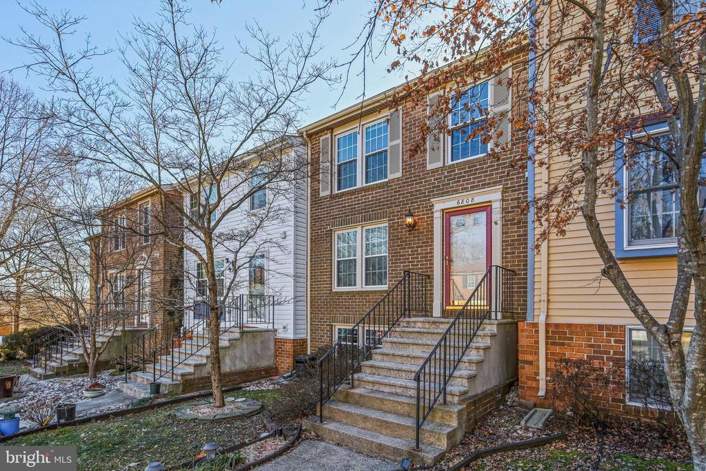Primary Photo - 6808 Heatherway Ct