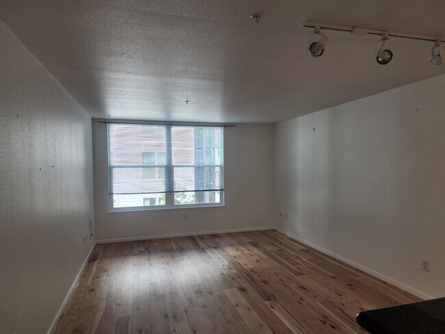 Living room - 8100 Oceanview Ter