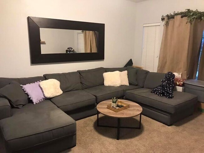 Foto del edificio - Bedroom Available in Provo