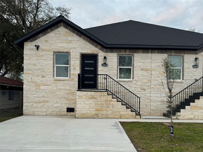 Foto del edificio - 6163 Ridgeway Dr