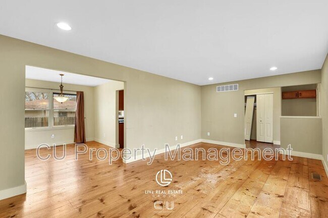 Building Photo - 2312 Hackberry Ct