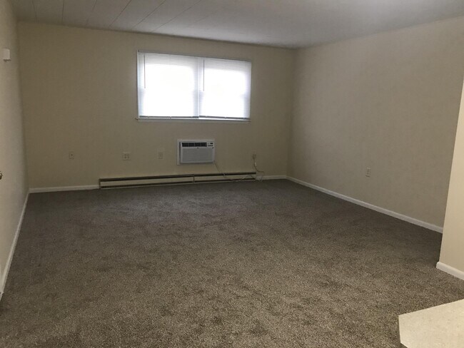 Building Photo - 301 Hartzell Dr