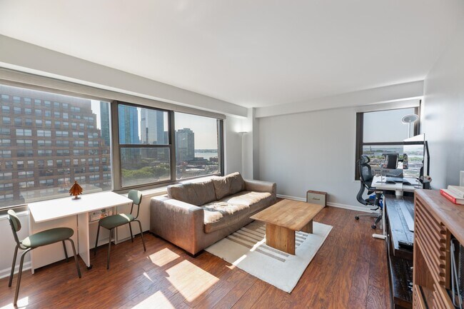 Foto del edificio - 135 Montgomery St
