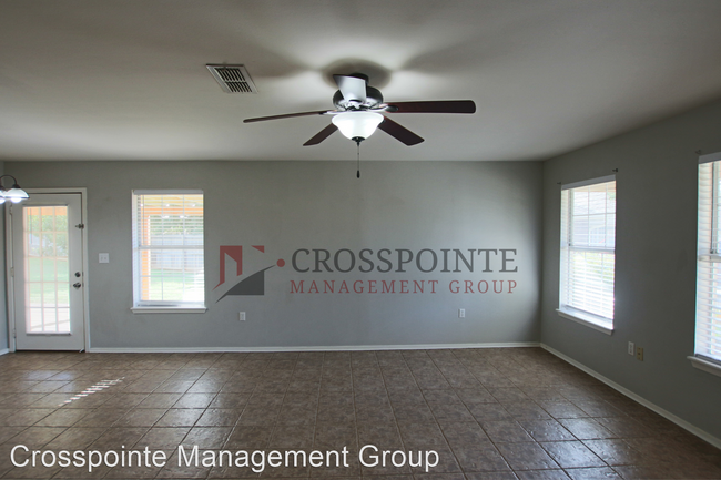 Foto del edificio - 3 br, 2 bath House - 227 Willowbrook