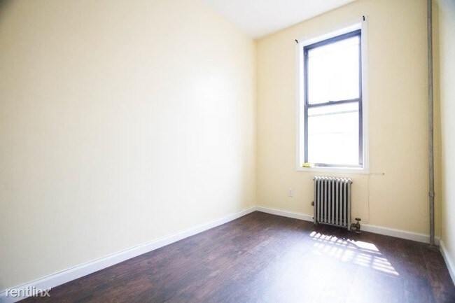 Building Photo - 2 br, 1 bath Apartment - 274 Irving Ave