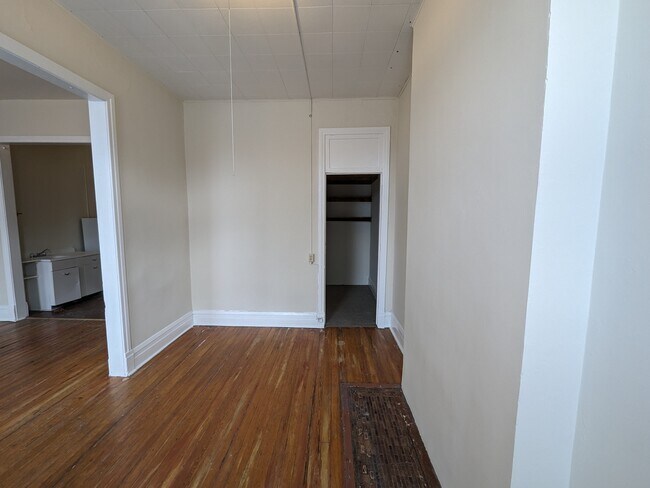 Foto del edificio - 13 1/2 5th St NE