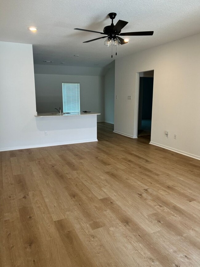 Building Photo - 1406 Manor Ct