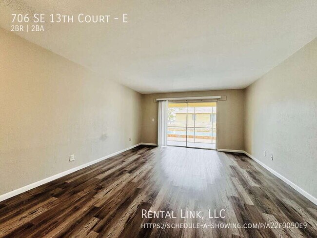 Foto del edificio - 706 SE 13th Ct