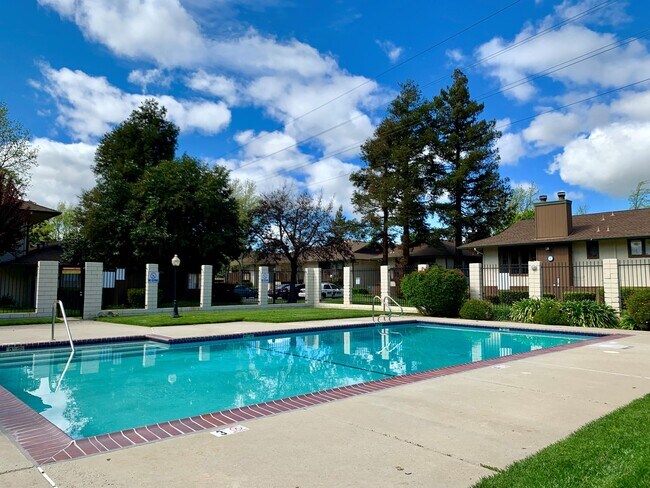 Building Photo - 2400 Starlight Ln