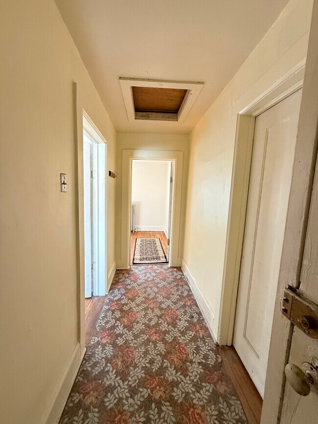 Foto del edificio - 2053 N Kenneth Ave