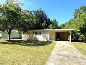 Building Photo - 4509 Versailles Dr