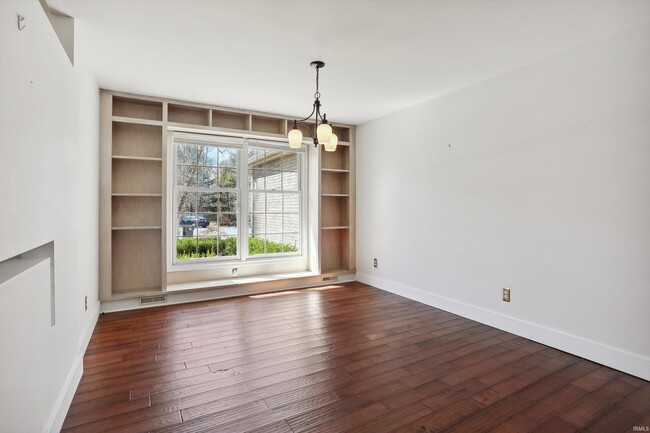 Building Photo - 2809 E Hunters Glen