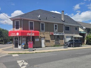 Building Photo - 406 Barrie St