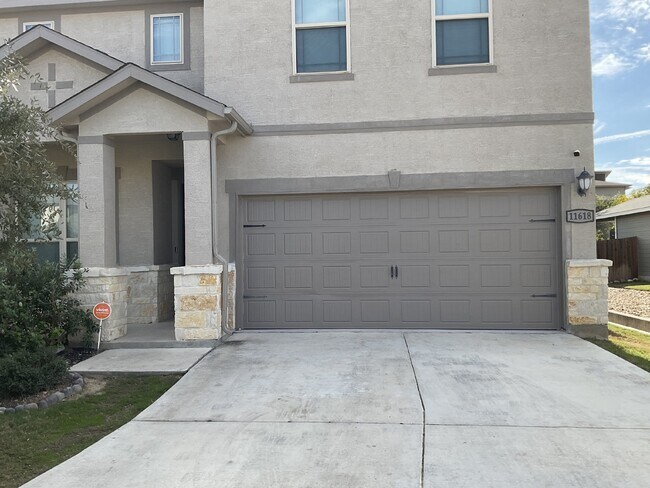 Foto del edificio - 4/2.5 plus office