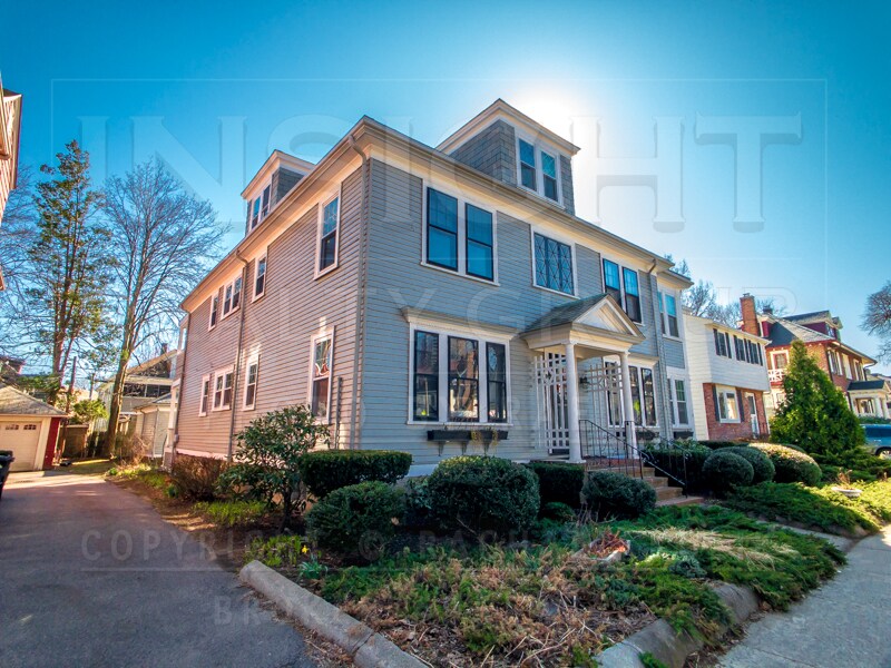 Building Photo - 36 Moraine St