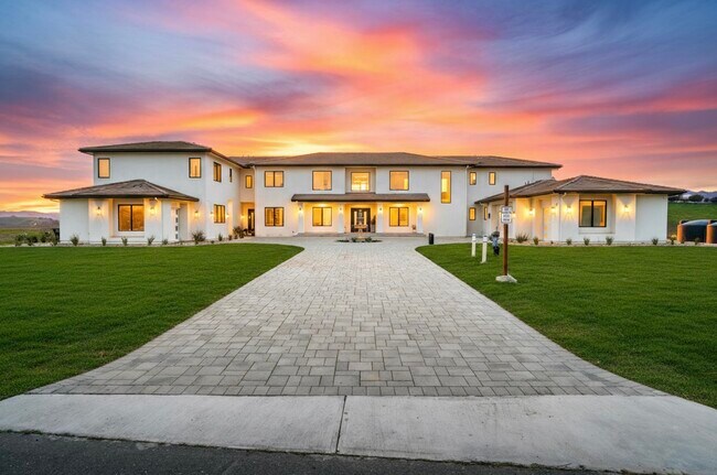 Foto del edificio - 7778 Laguna Heights Ct