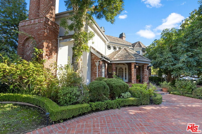 Foto del edificio - 4548 Ellenboro Way