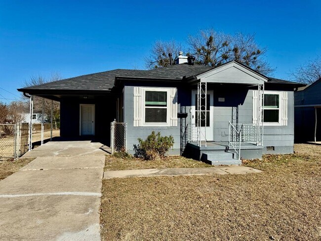 Building Photo - 809 Proctor Pl