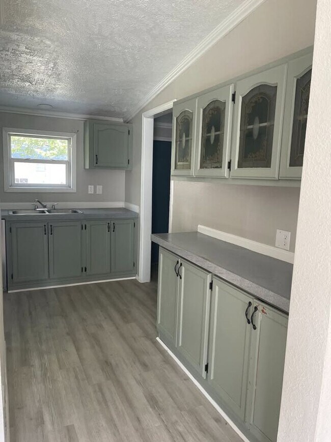 Building Photo - Remodeled Home - Exeter