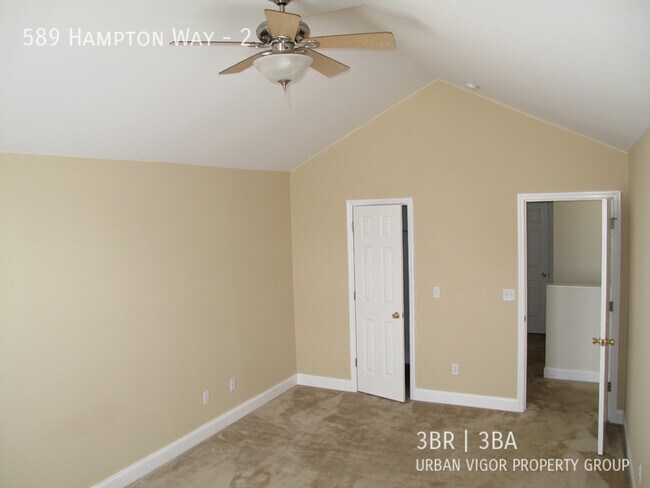 Foto del edificio - 589 Hampton Way