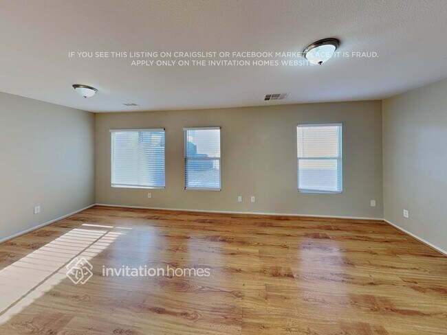 Foto del edificio - 10220 Crepe Myrtle Ct