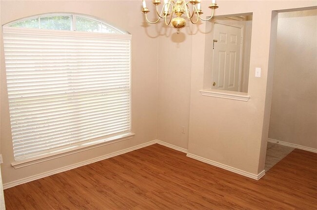 Foto del edificio - 3414 Flowstone Ln