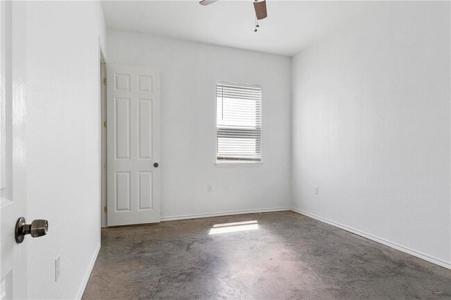 Building Photo - 1310 Hausman Dr