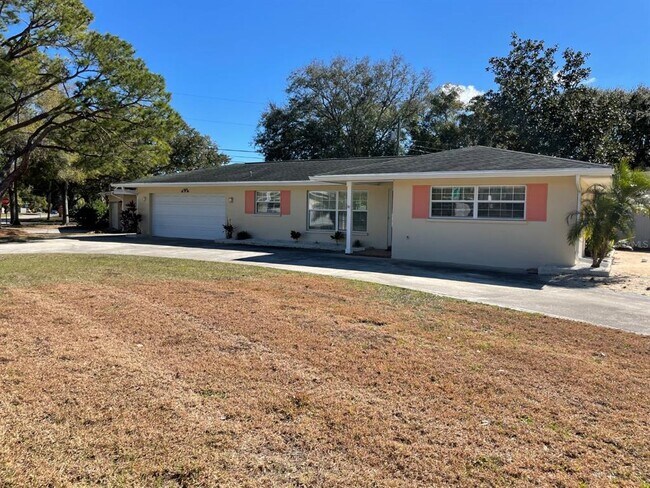 Building Photo - 1933 Stancel Dr