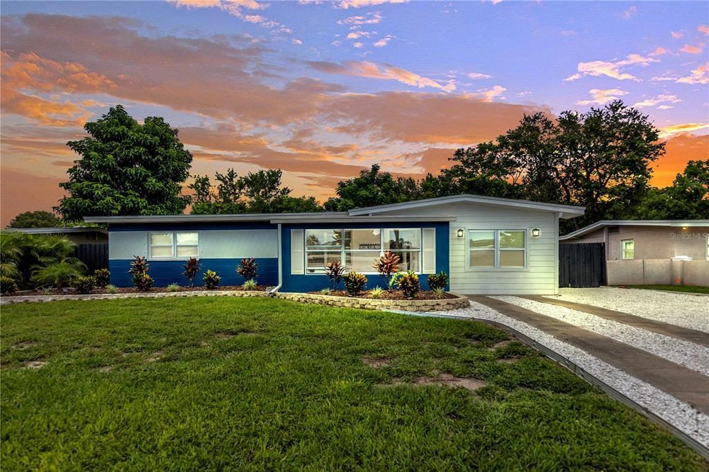 Primary Photo - 8617 Narcissus Ave