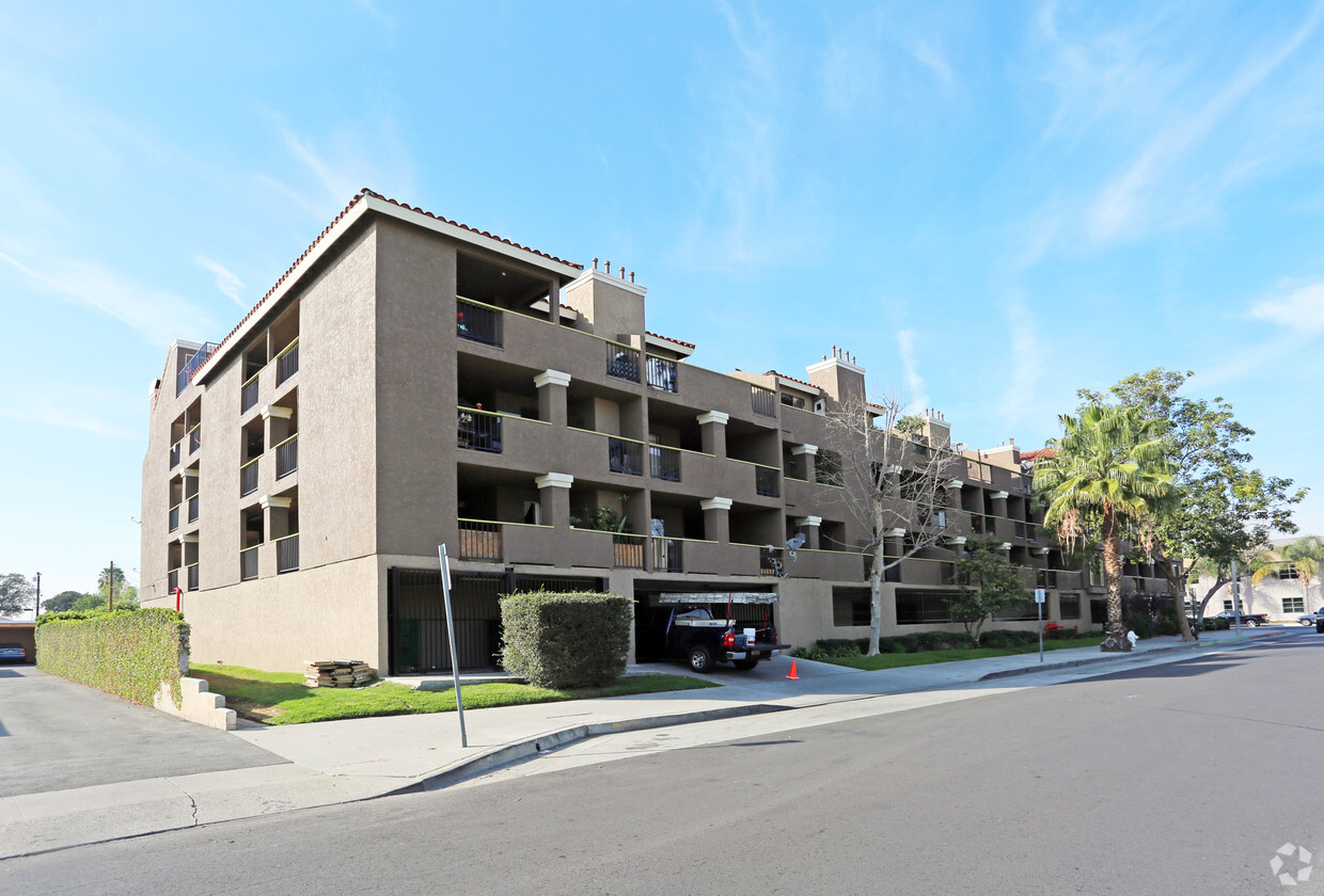 Primary Photo - Civic Plaza Apartments