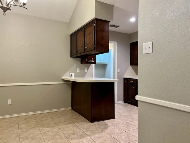 Building Photo - Beautiful 3 bed 2 bath