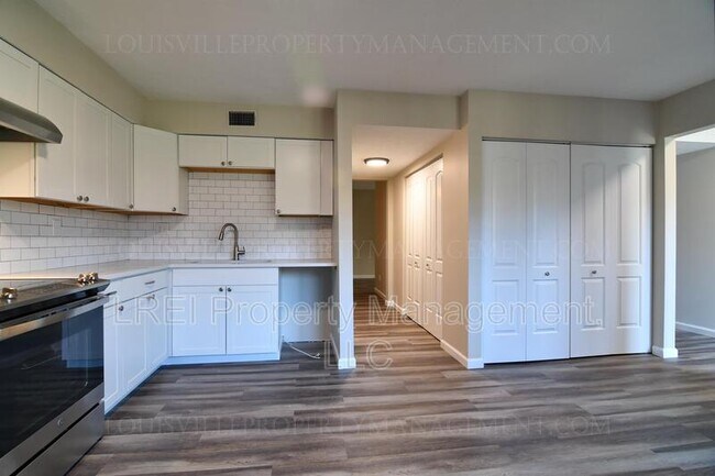 Building Photo - 11433 N Tazwell Dr