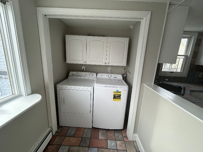 Building Photo - 18 Grove St